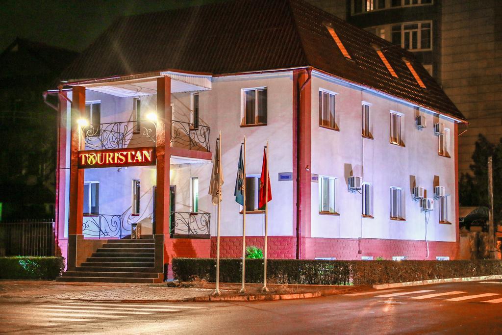 Tourasia Hotel Bishkek Exterior photo