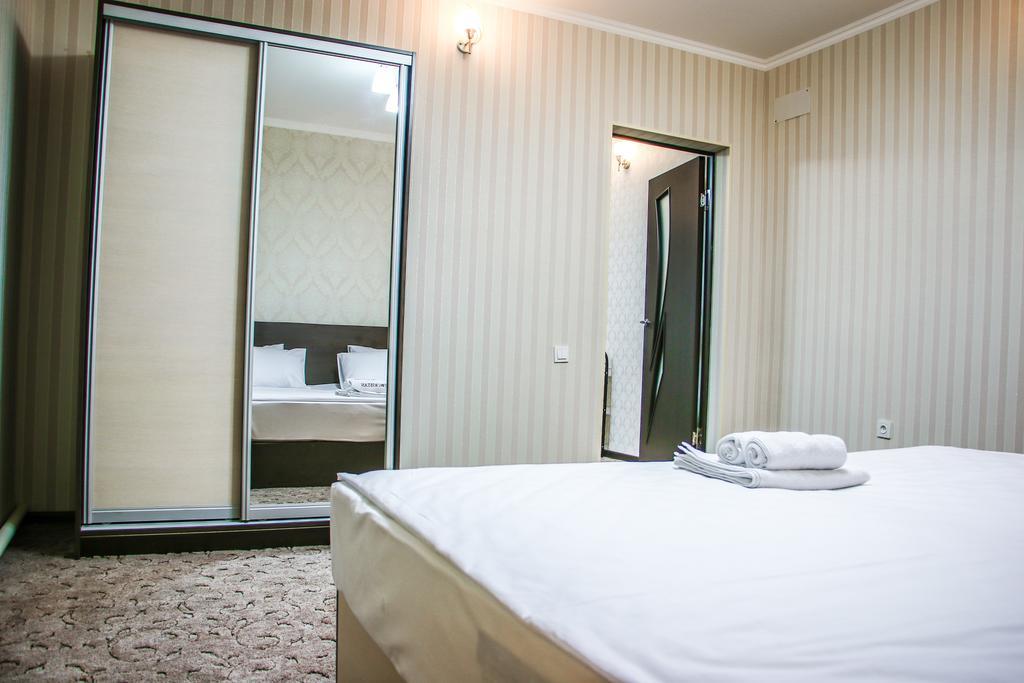 Tourasia Hotel Bishkek Room photo