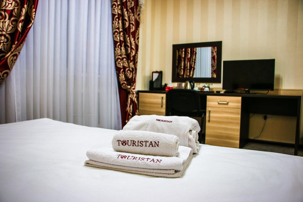 Tourasia Hotel Bishkek Room photo