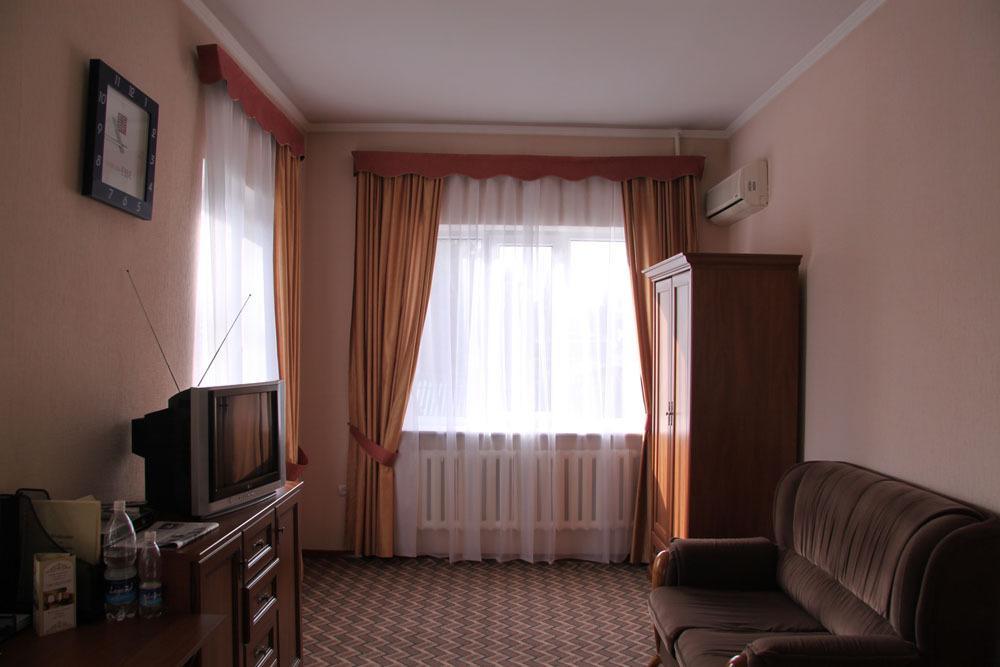 Tourasia Hotel Bishkek Room photo