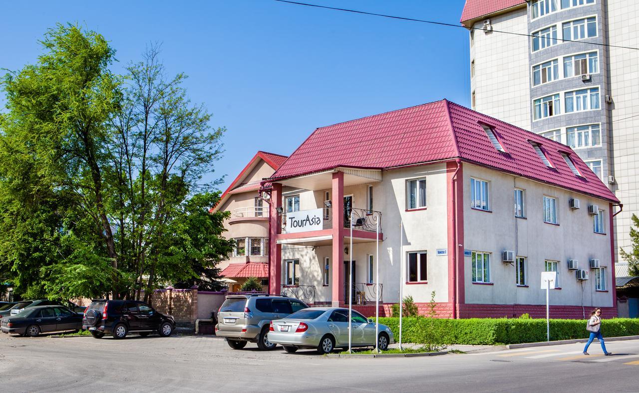 Tourasia Hotel Bishkek Exterior photo