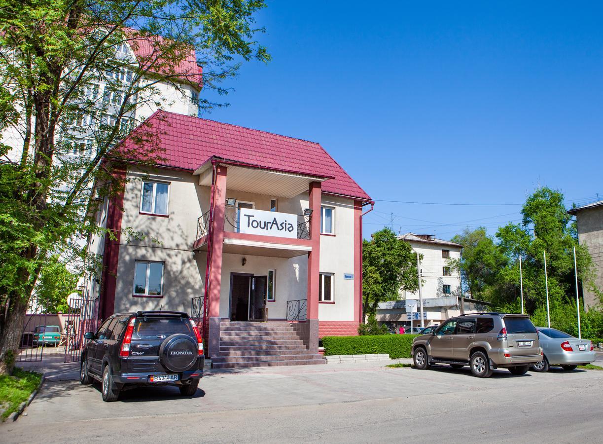 Tourasia Hotel Bishkek Exterior photo